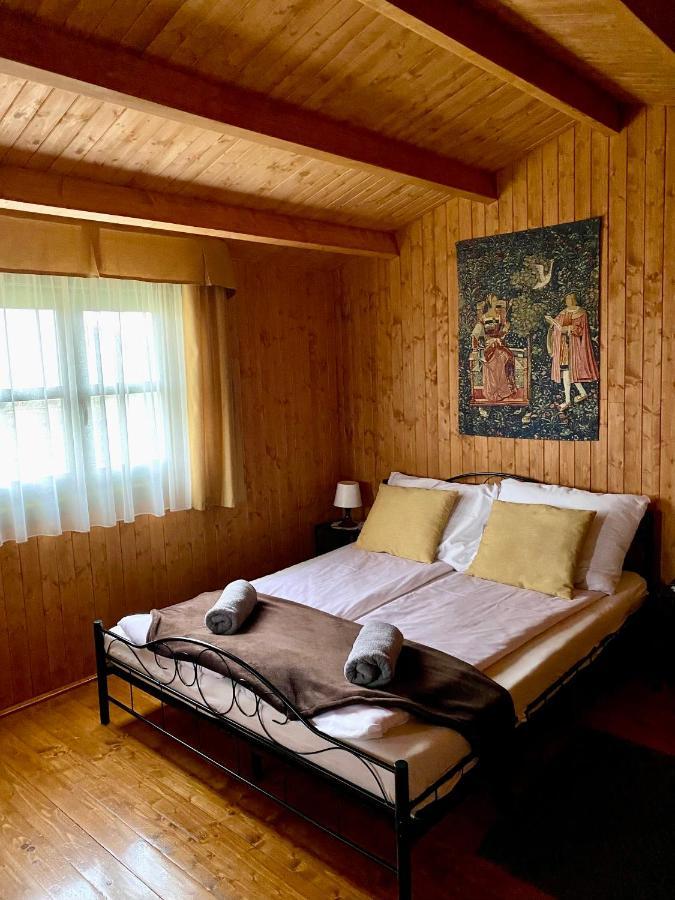 Отель Eszter-Haz Kisapati Экстерьер фото